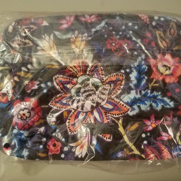 Vera Bradley Bags Nwt Nbu Vera Bradley Iconic Lay Flat